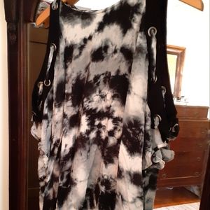 Rock N Republic Cold Shoulder Tie Dye Top